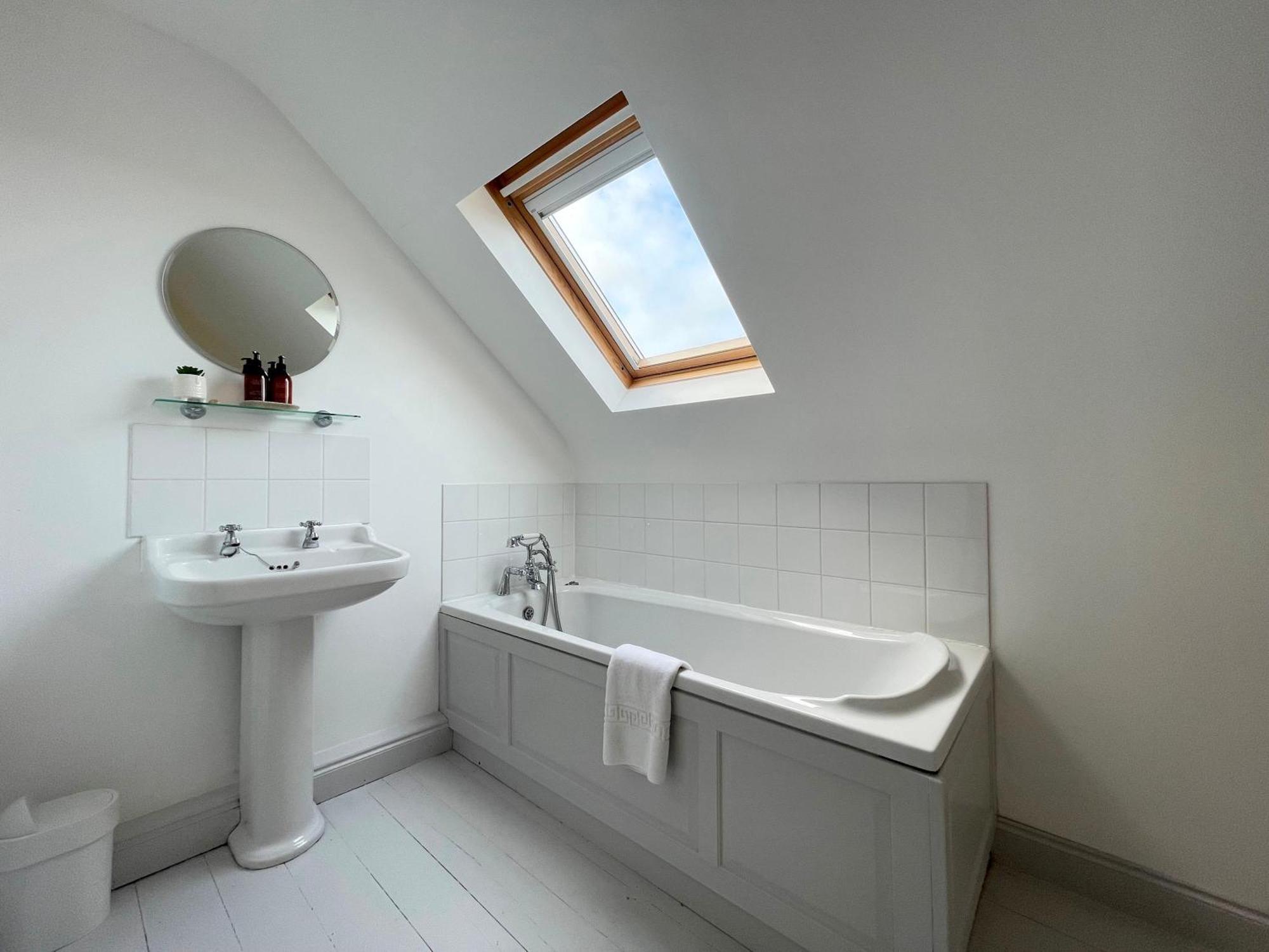 Spacious Home Sleeps 6 Short Walk To Port Isaac Village & Stunning Views Exterior foto